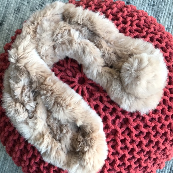 Beige mink scarf - Picture 8 of 10